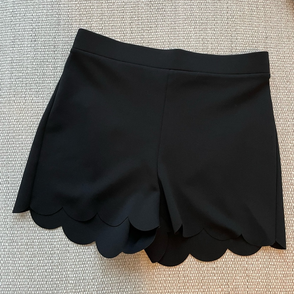 Scalloped dress Shorts